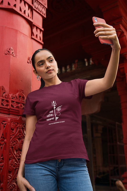 अह्म शक्ति स्वरूपा — Women’s Classic Crew T-Shirt (Maroon)